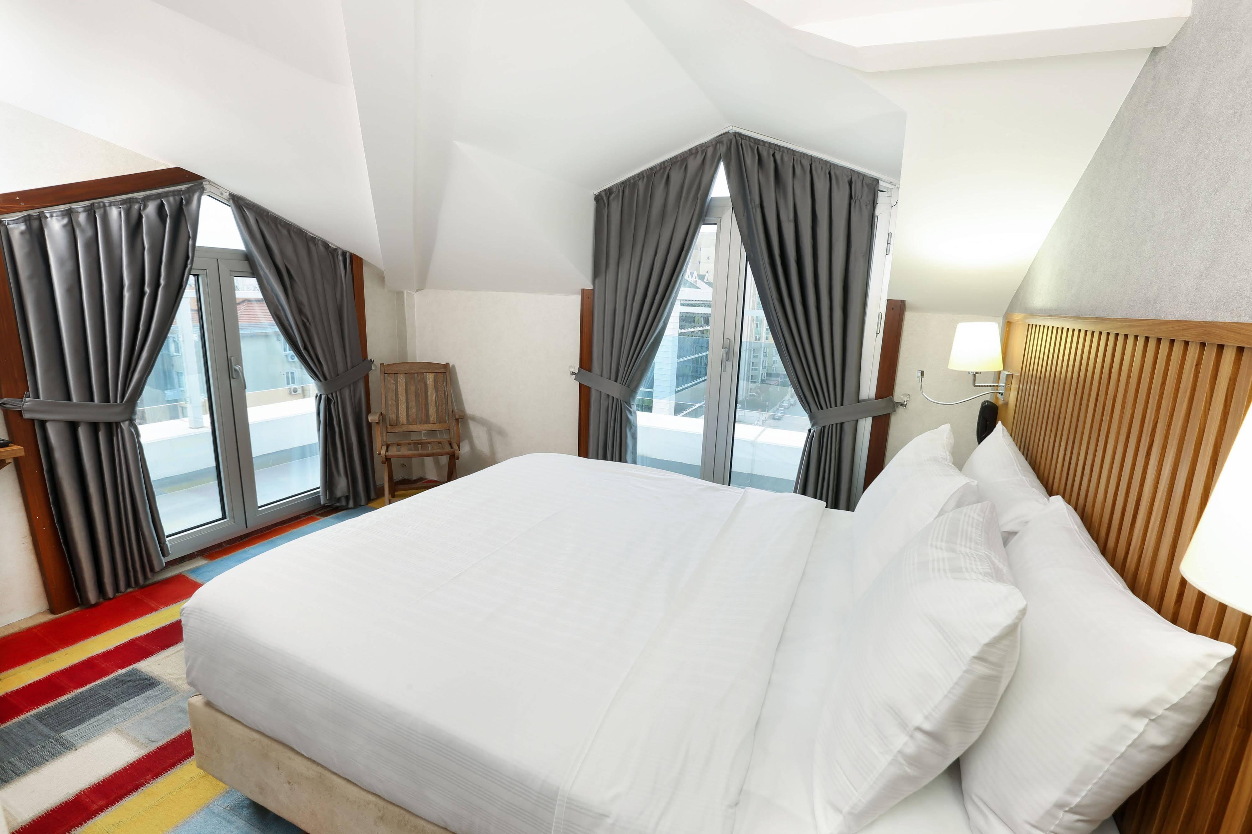 Discovery Hotel Istanbul Exterior foto
